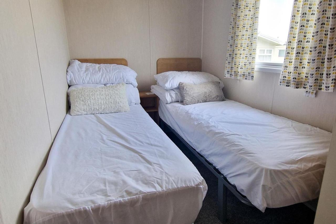 Lovely Caravan Nearby The Beach In Hunstanton, Norfolk Ref 23071C Hotell Eksteriør bilde